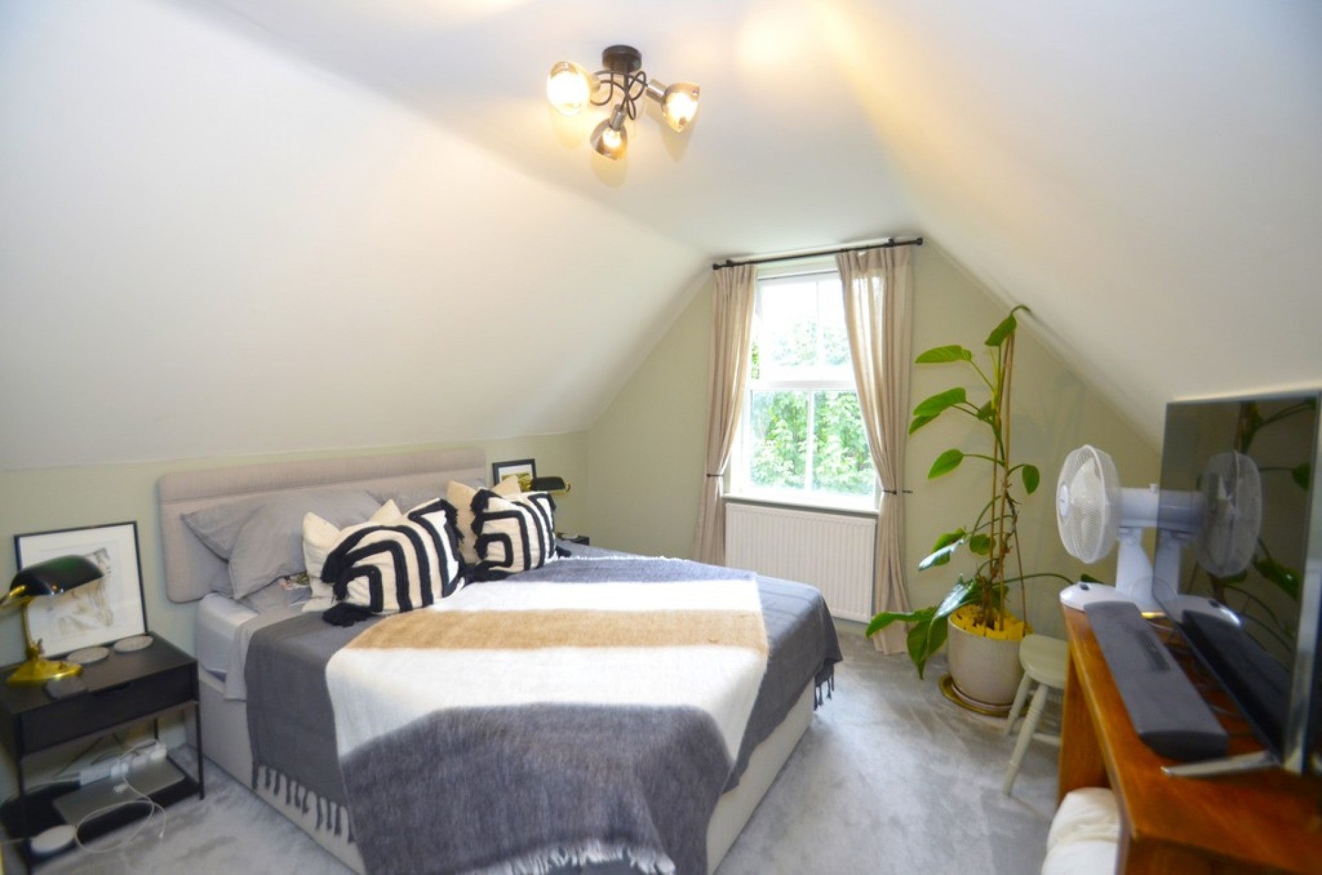 Properties to rent in Devauden, Borough of Spelthorne | rentaroof