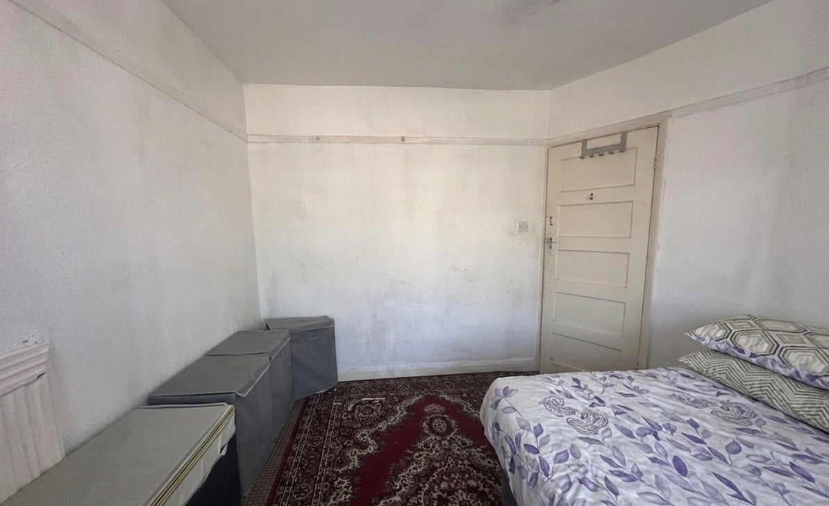 Room Hyde Way in Greater London