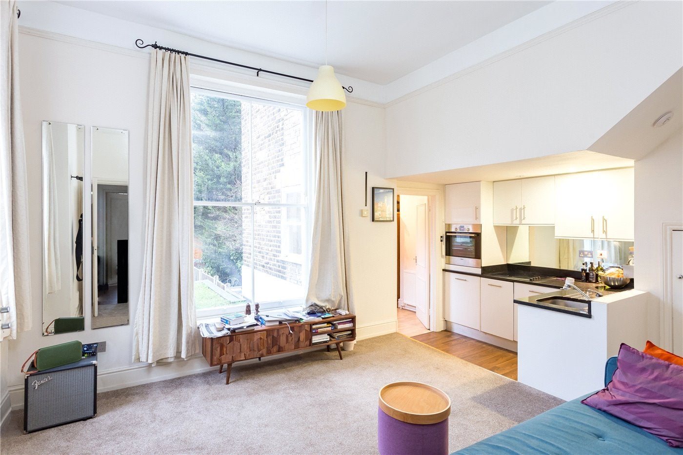 Flat Wallace Road in Greater London