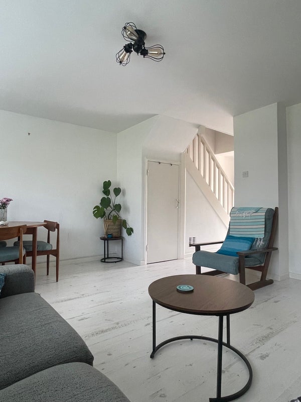 Flat Douglas Road in Greater London