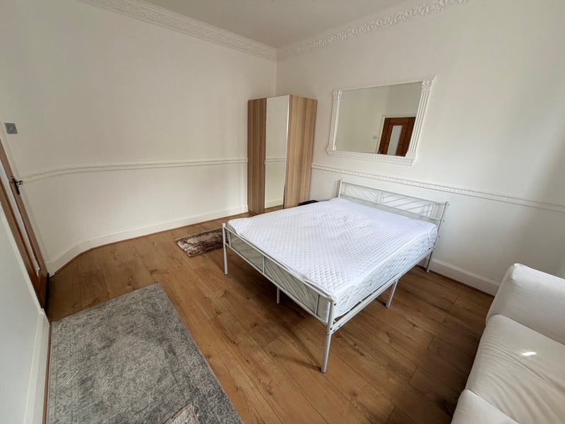 Room Harrington Road in Greater London