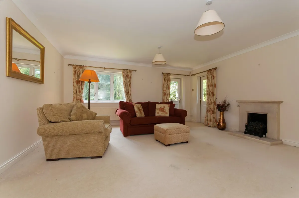 Flat High Acre in Mole Valley