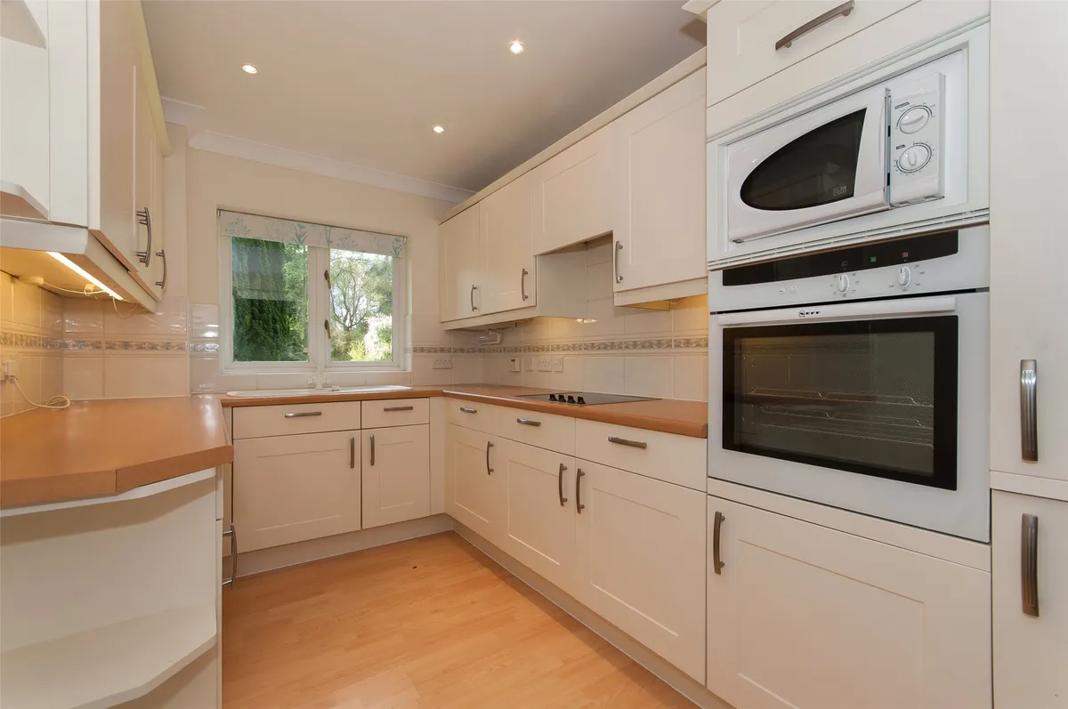 Flat High Acre in Mole Valley