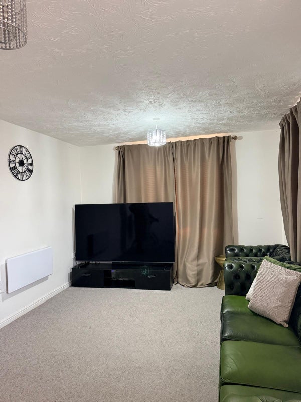 Room Redbourne Drive in Greater London
