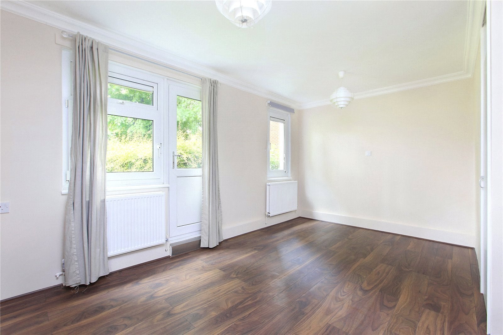 Flat North Drive in Greater London