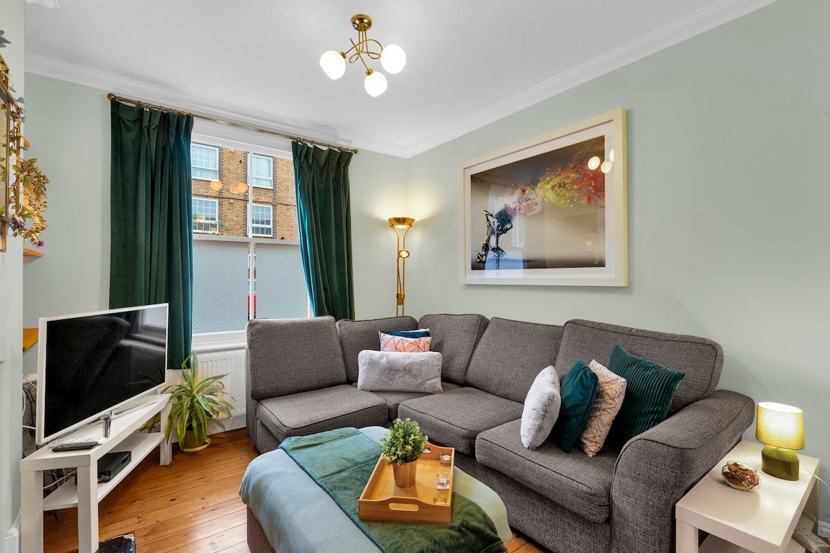 House Cahir Street in Greater London