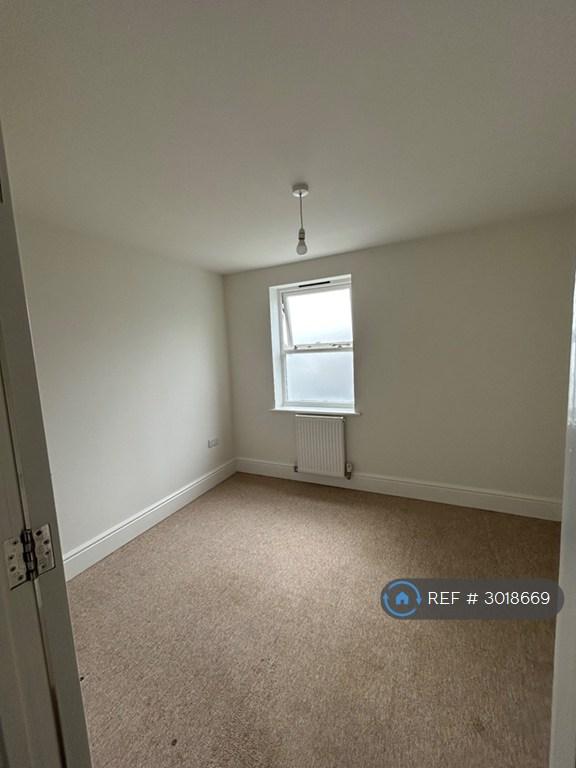 Flat Clatterford Road in Carisbrooke