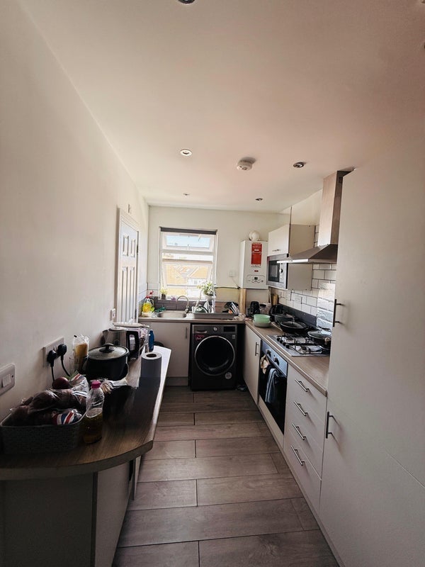 Room High Road Leytonstone in Greater London