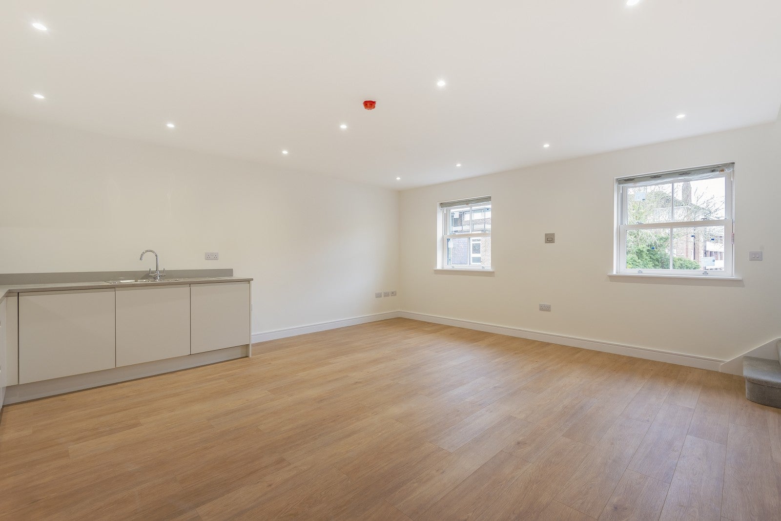 Flat Albion Way in Horsham