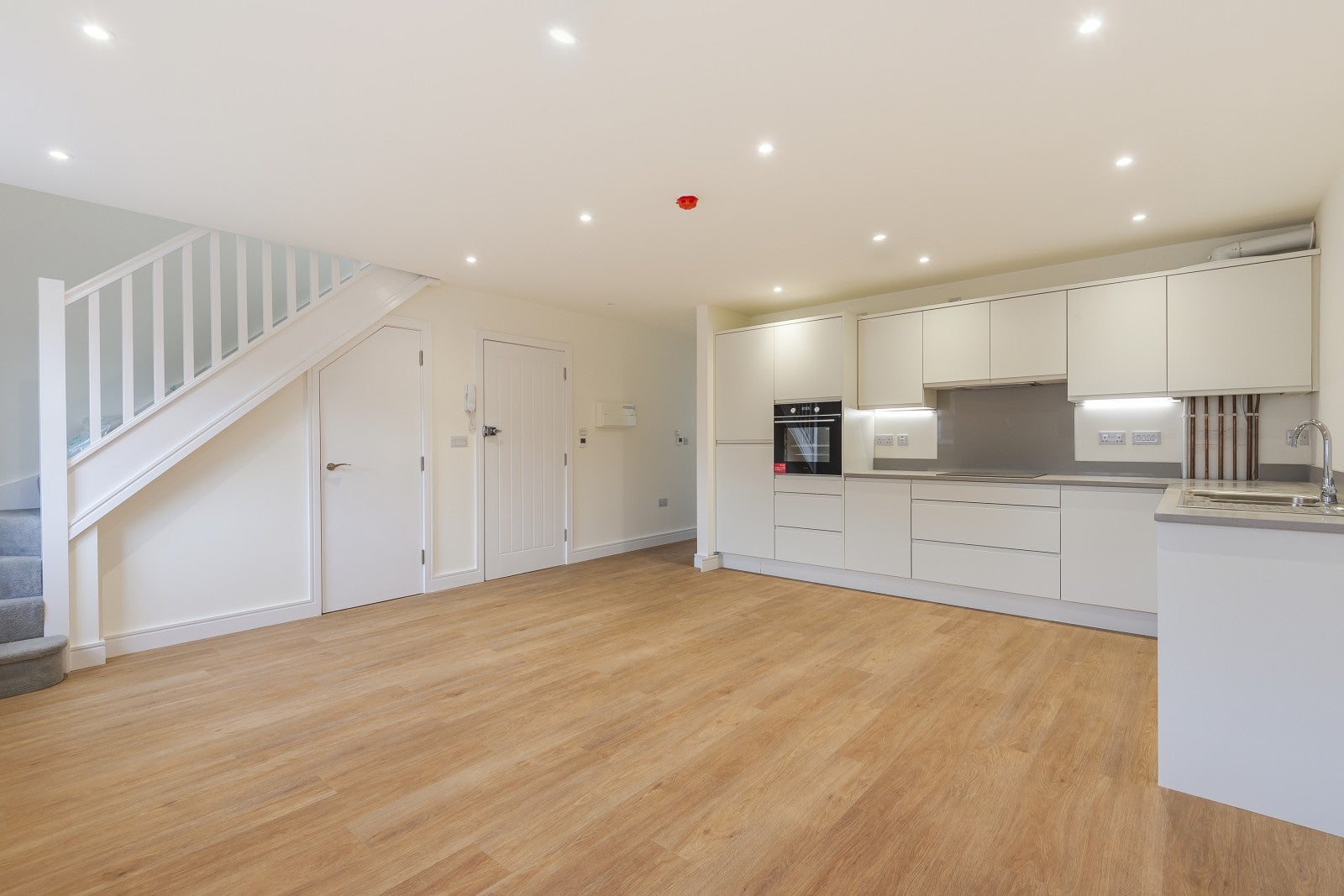 Flat Albion Way in Horsham