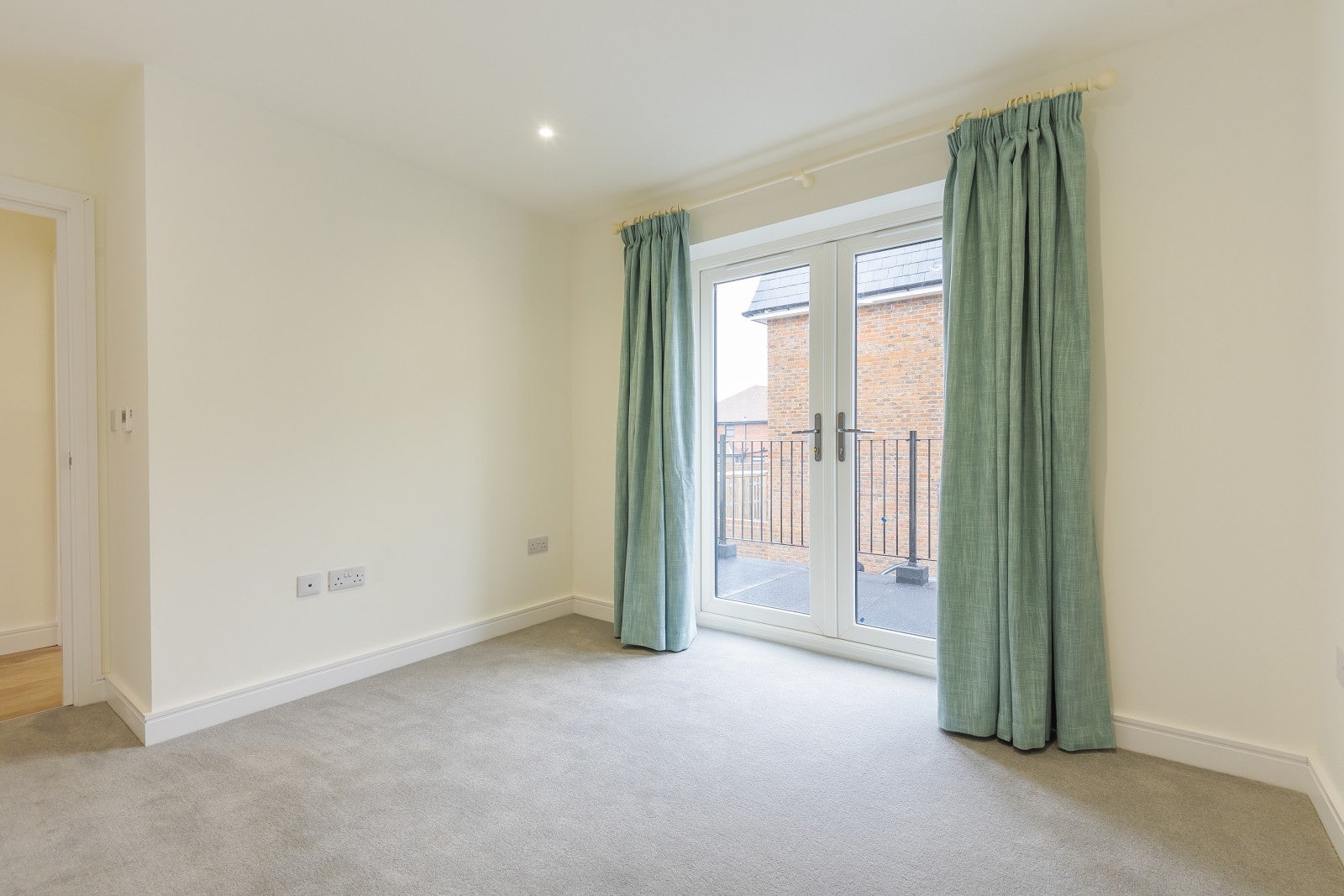 Flat Albion Way in Horsham