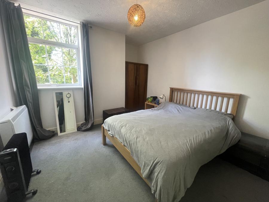 Flat Kensington Drive in Tamworth