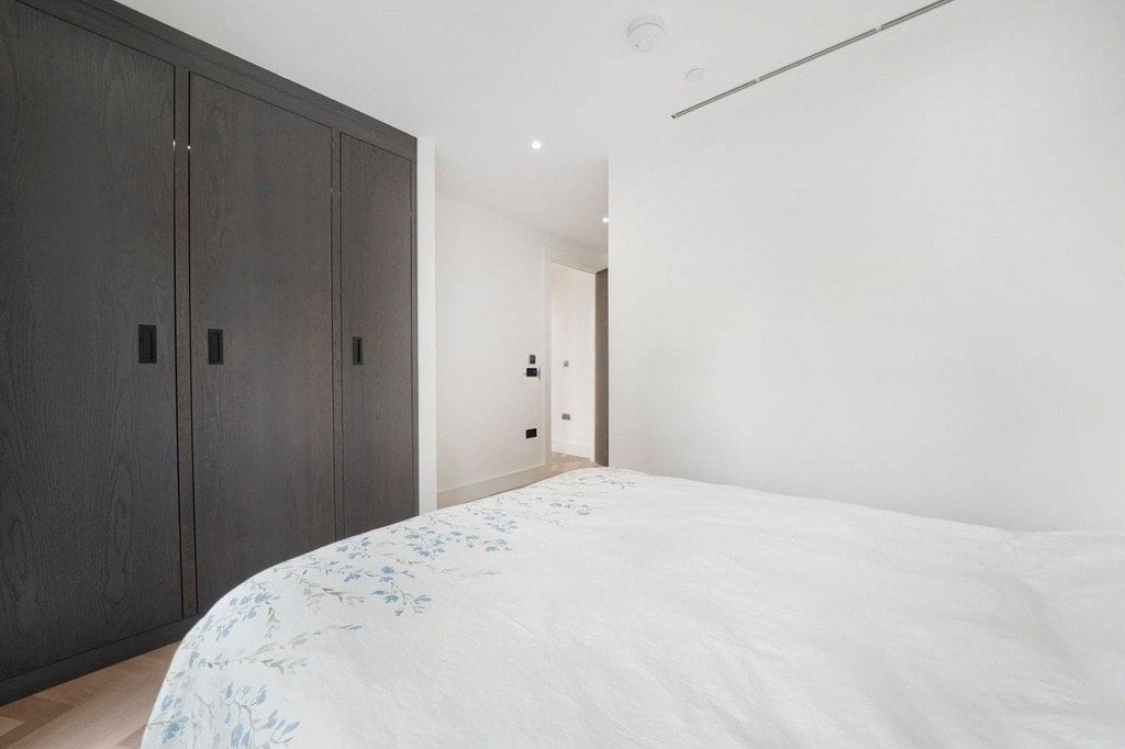 Flat Maidstone Buildings Mews in Greater London