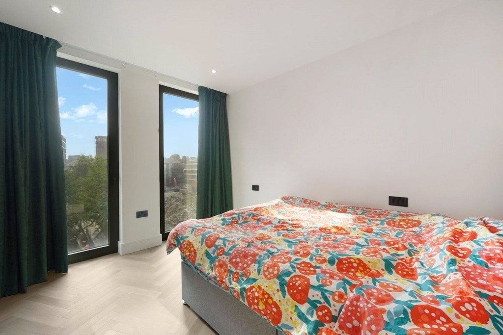Flat Maidstone Buildings Mews in Greater London
