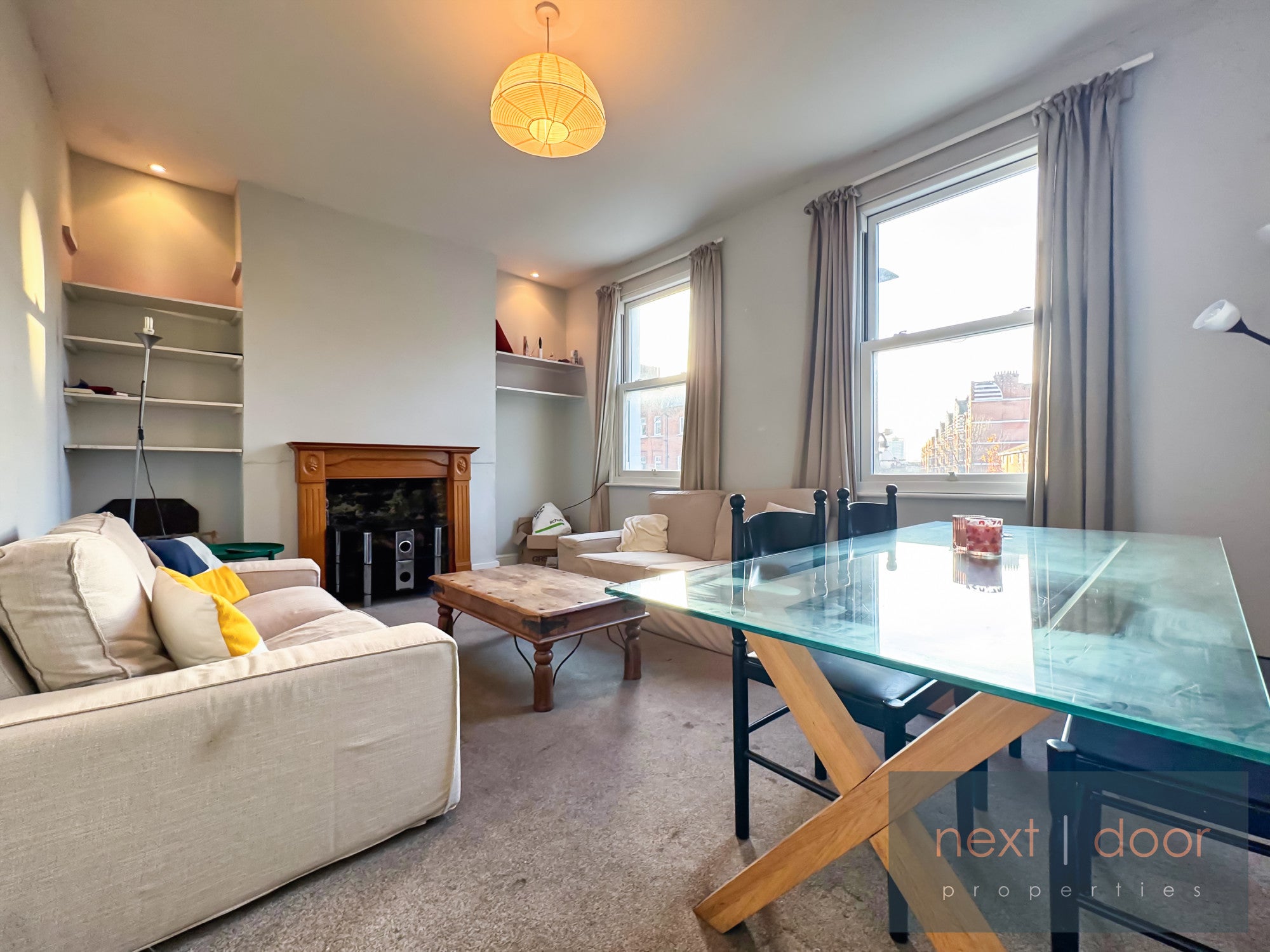 Flat Queenstown Road in London