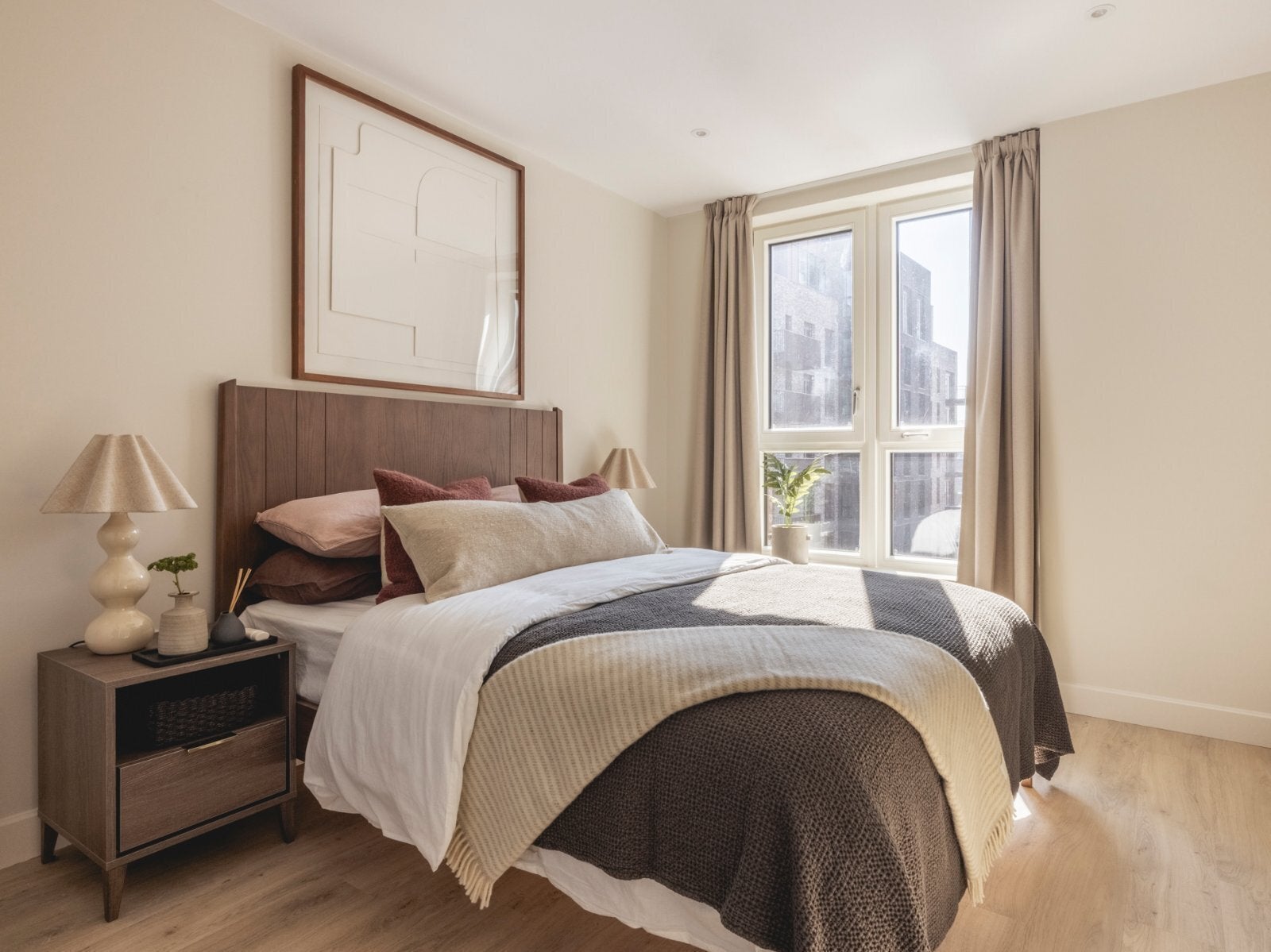 Flat Drummond Road in Greater London
