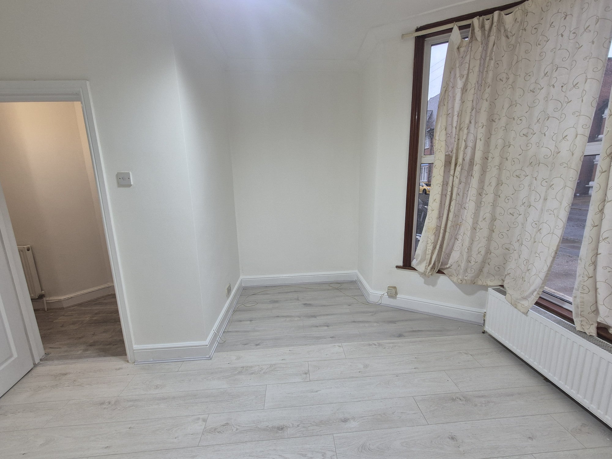Flat Wellesley Road in Greater London