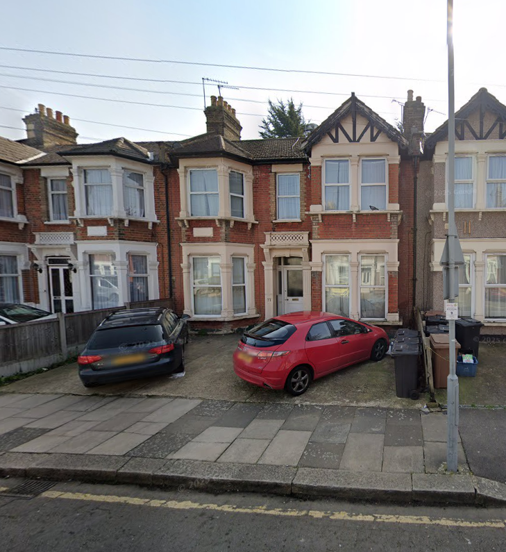 Flat Wellesley Road in Greater London