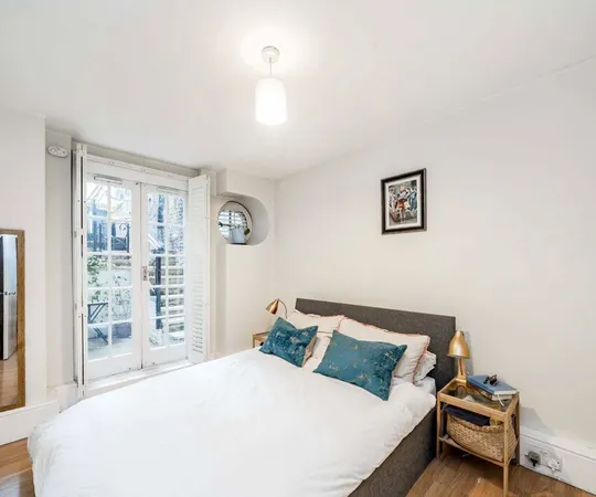 Flat Oakley Street in Greater London