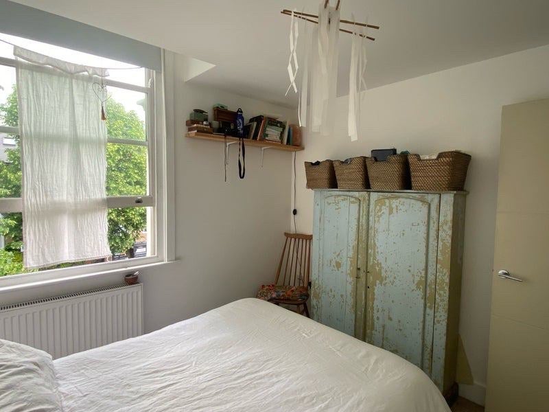 Flat Lordship Park in Greater London
