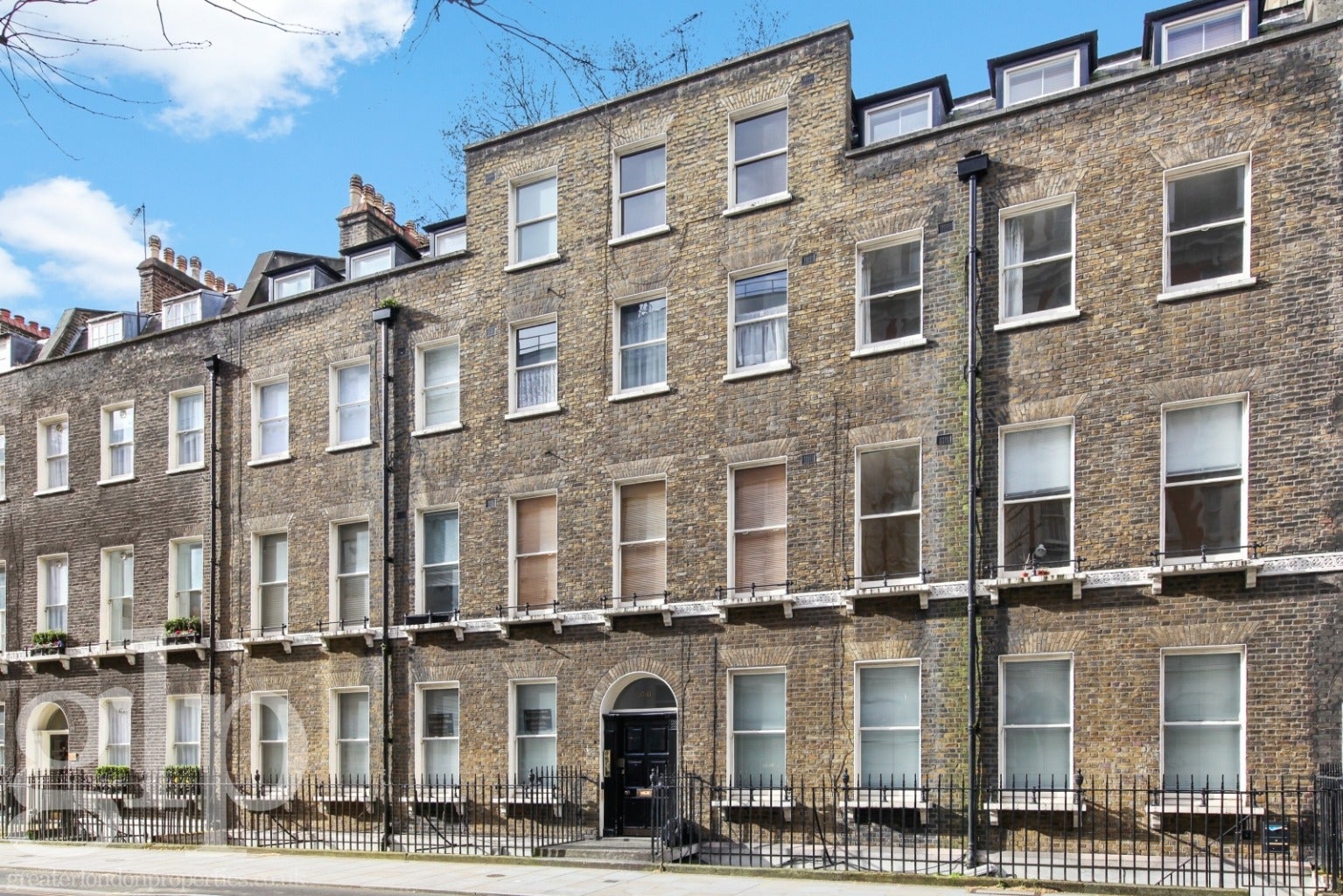 Flat Gower Street in Greater London