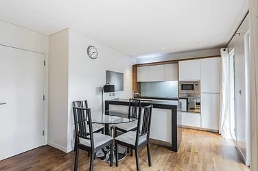 Flat Ormeley Road in Greater London