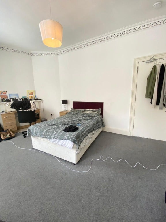 Flat Gillespie Crescent in City of Edinburgh