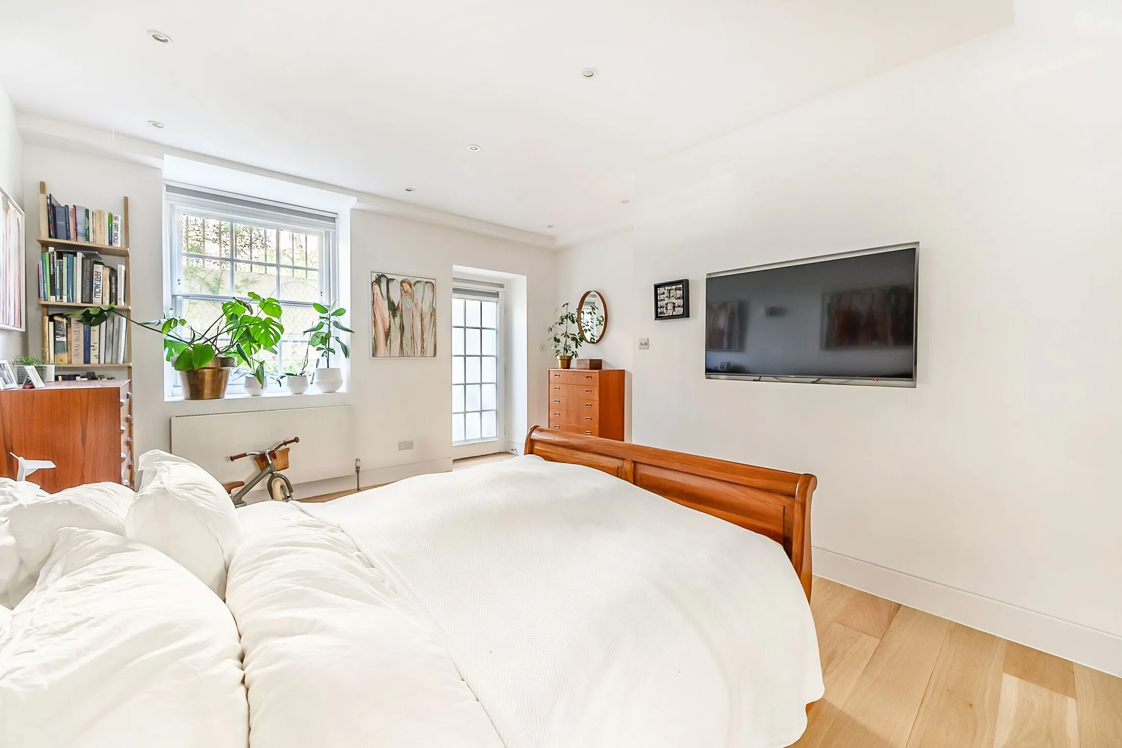 Flat Rutland Gate in City of Westminster
