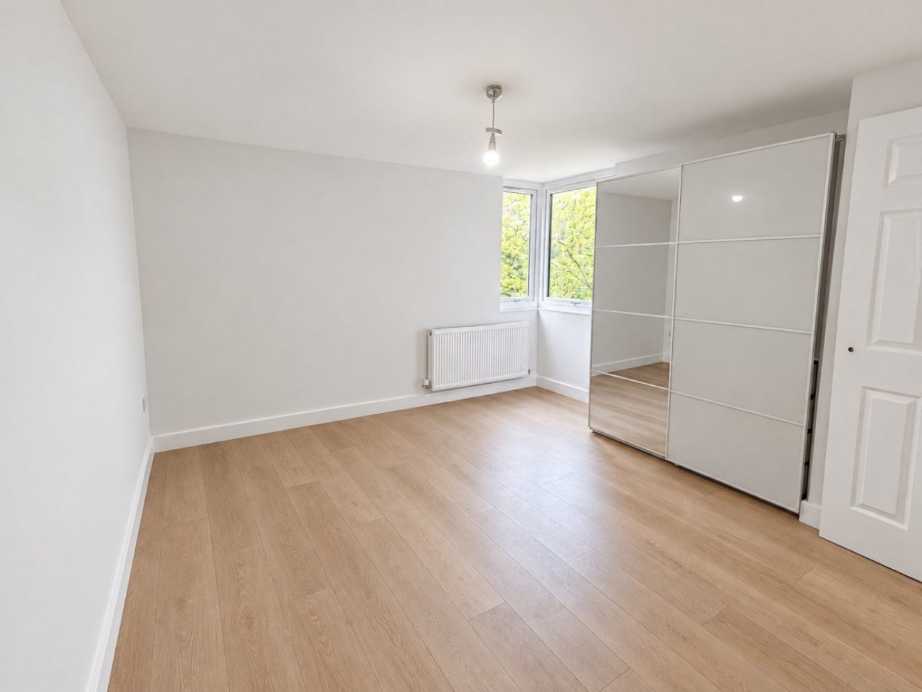 Flat Britten Close in Greater London