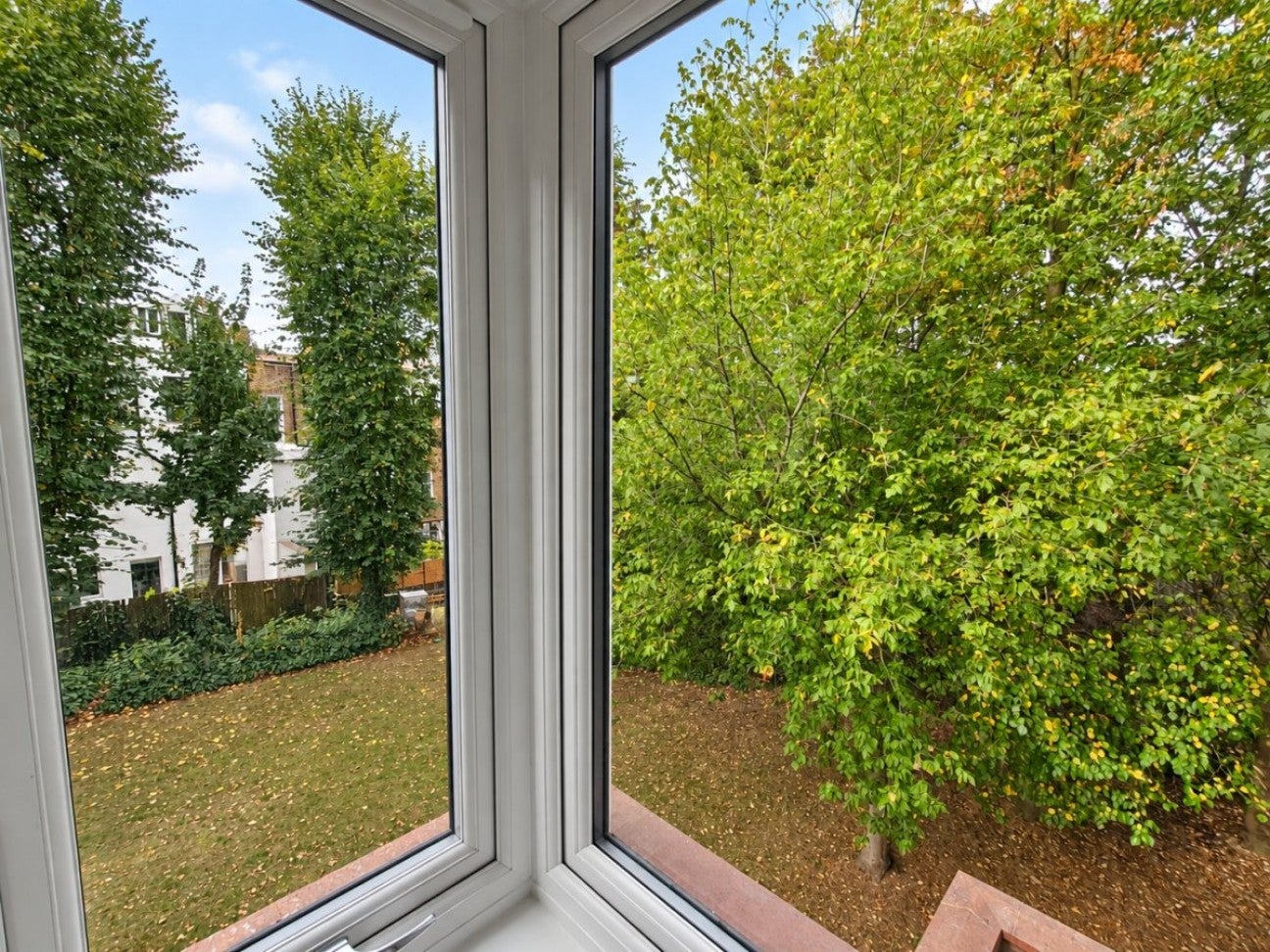 Flat Britten Close in Greater London