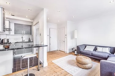 Flat Pembridge Square in City of Westminster