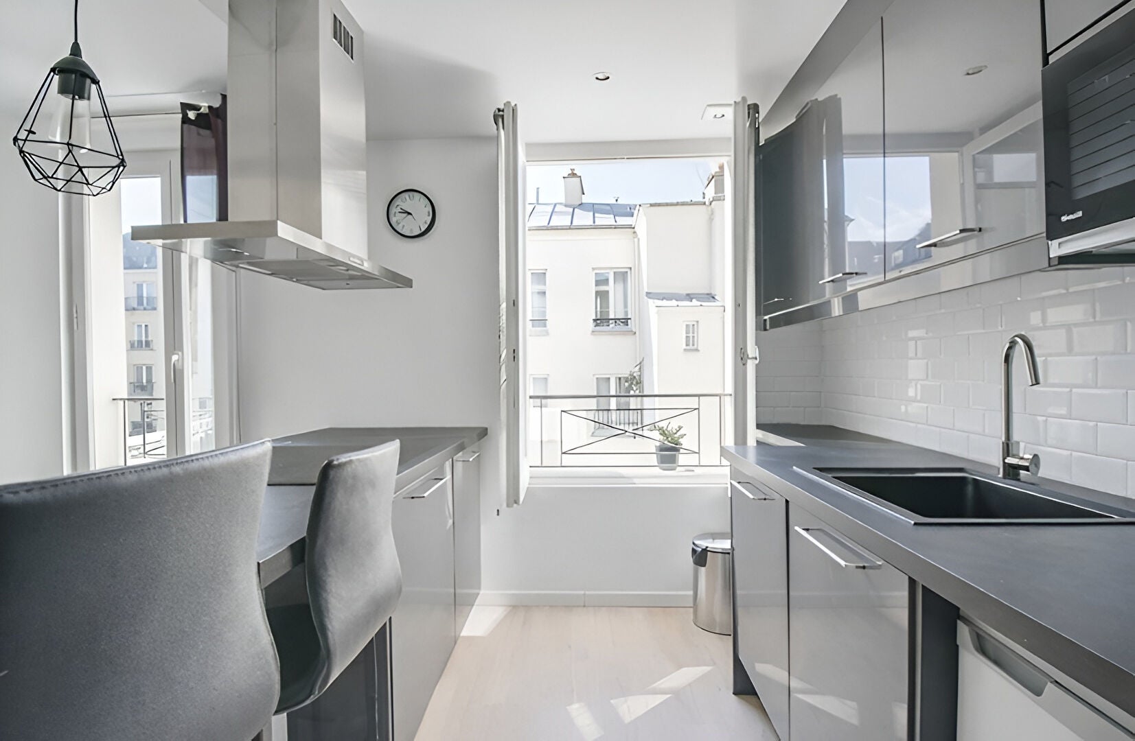 Appartement Rue de la Croix Nivert à Paris