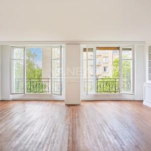 Flat Allée Yvonne Beauvais in Paris