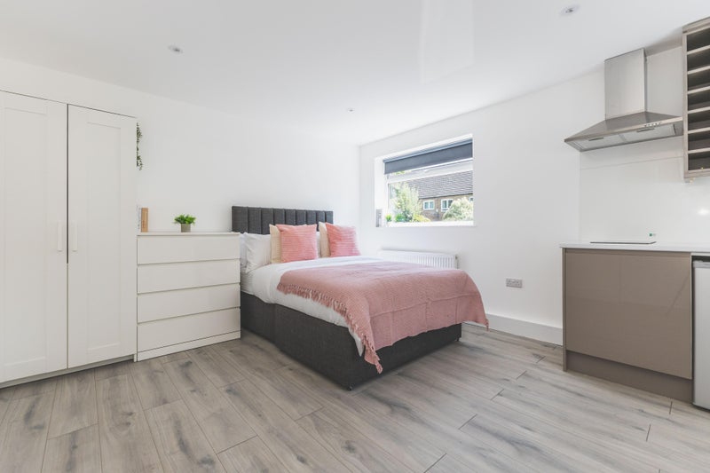 Room Russia Dock Road in Greater London
