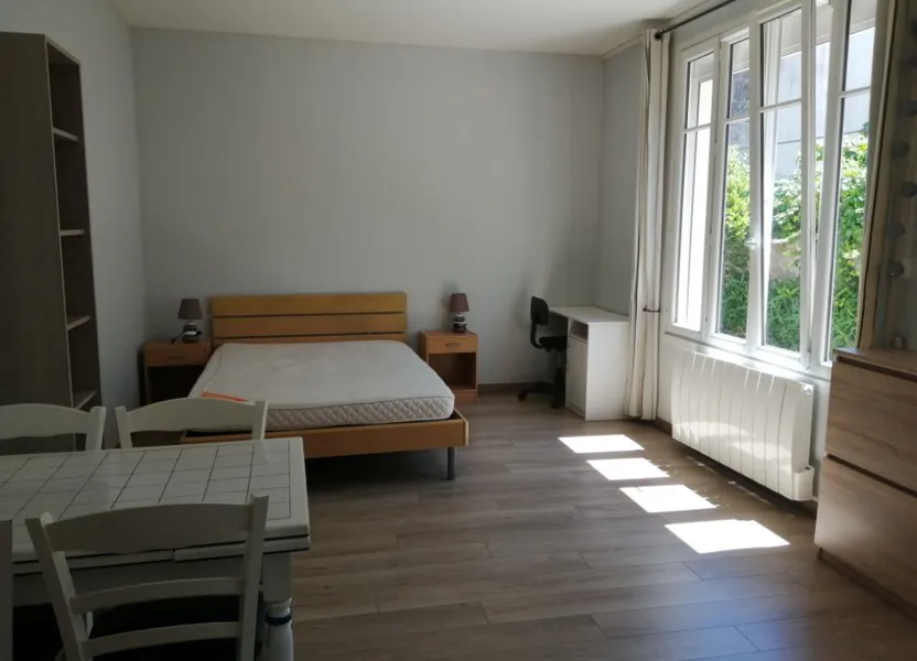Chambre Rue de la République à Rochefort