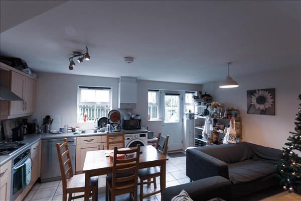 Room St Ivel Way in Bristol