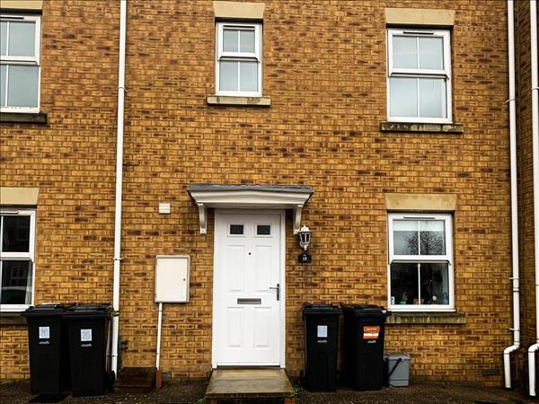 Room St Ivel Way in Bristol