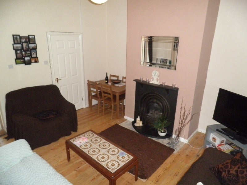 Flat Balmoral Terrace in Newcastle upon Tyne