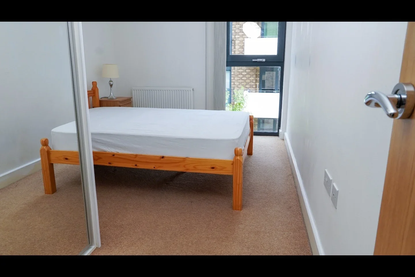 Flat Surrey Quays Road in Greater London