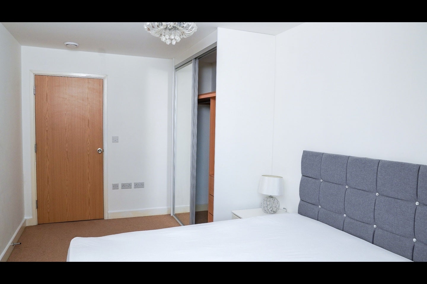 Flat Surrey Quays Road in Greater London