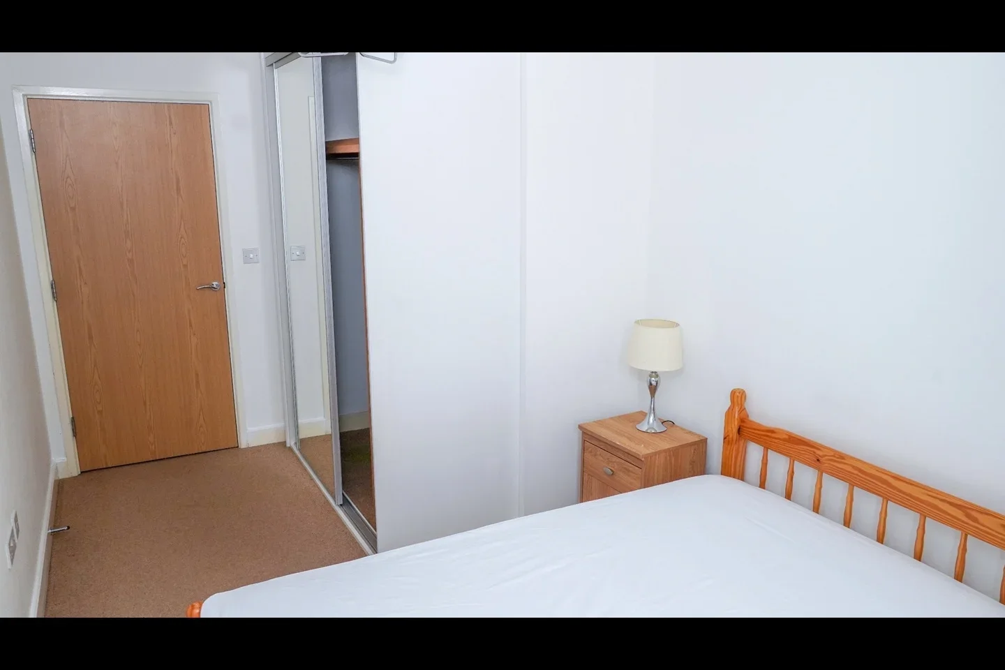Flat Surrey Quays Road in Greater London