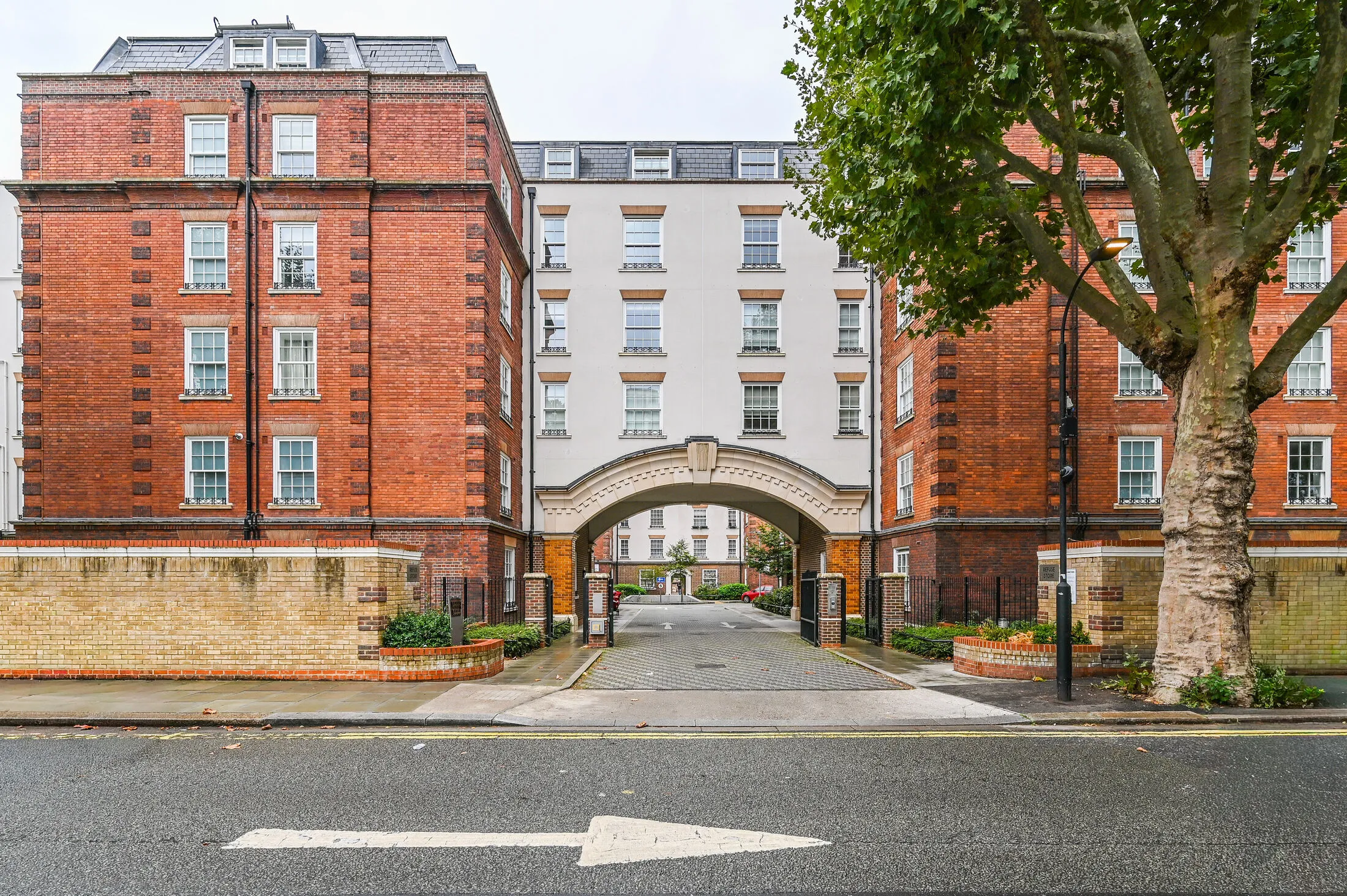 Flat Lisgar Terrace in Greater London