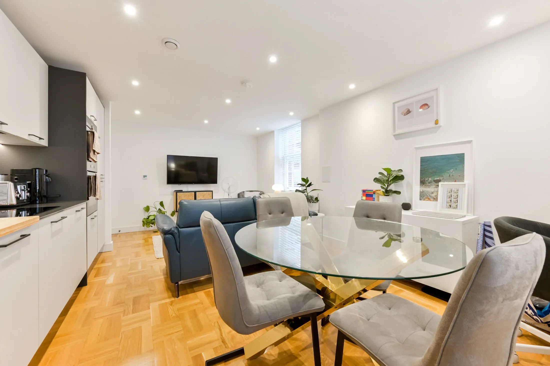 Flat Lisgar Terrace in Greater London
