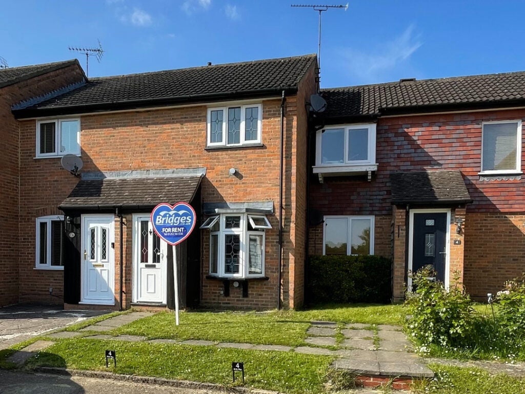 House Long Beech Drive in Rushmoor