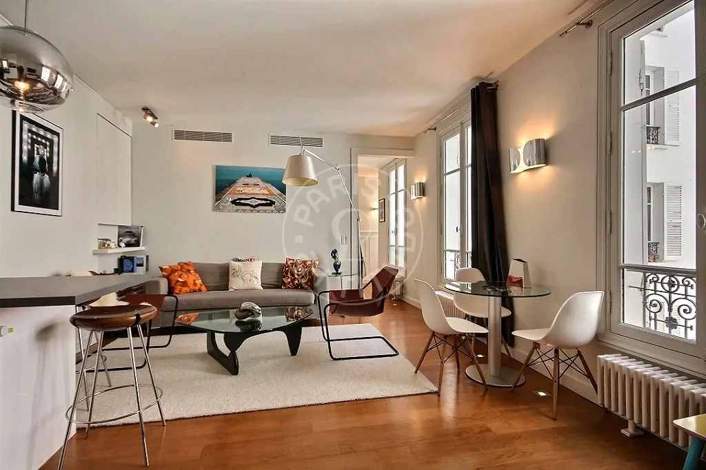 Flat Rue Copernic in Paris