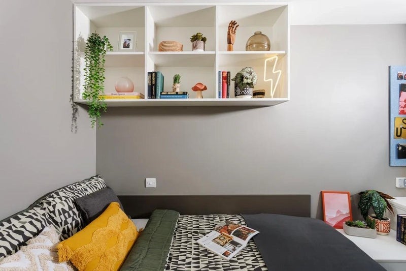 Room Olympic Way in Greater London