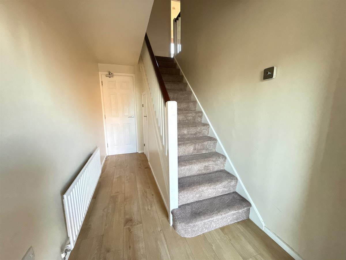 House Bordeaux Close in Dudley