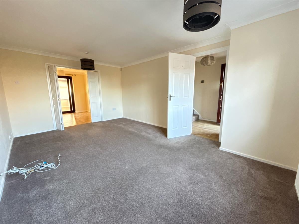House Bordeaux Close in Dudley