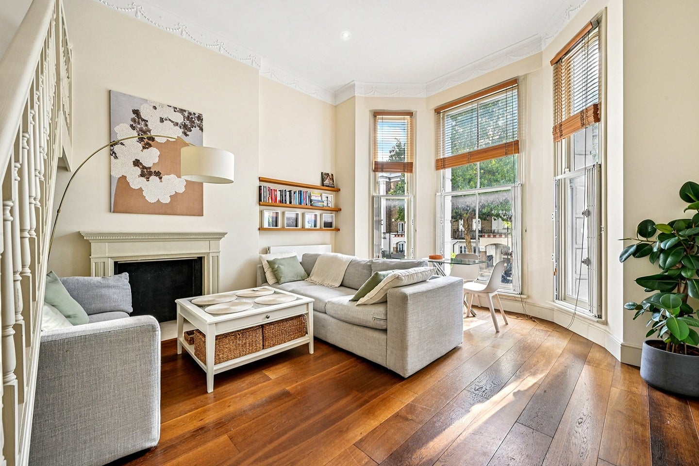 Flat Russell Road in Greater London