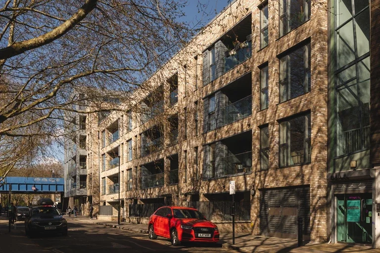 Flat London Lane in Greater London